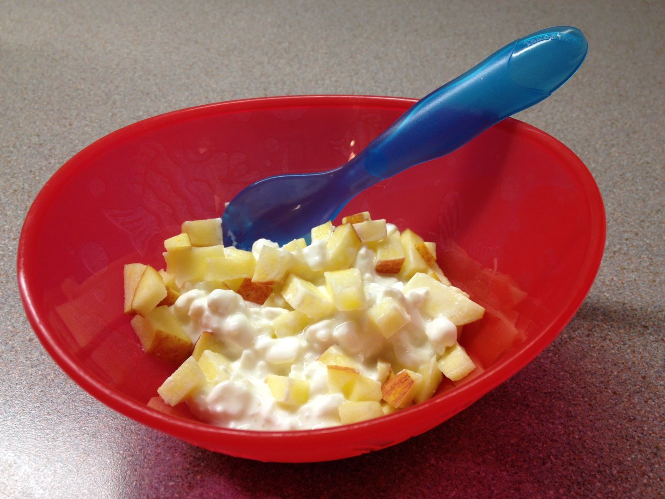 Cottage cheese and apples.